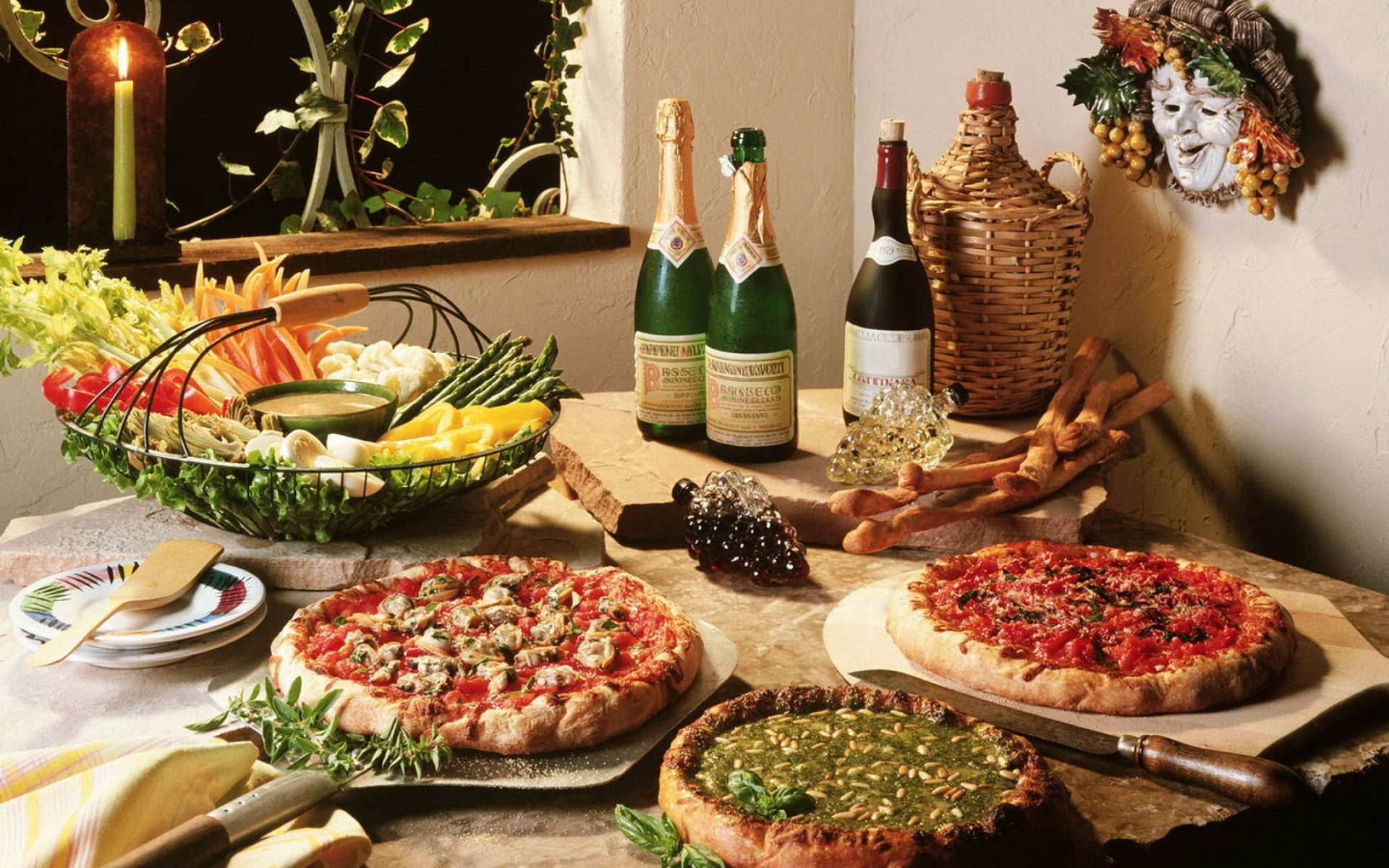 Картинки Пицца, вино, ужин, овощи, соусы фото и обои на рабочий стол