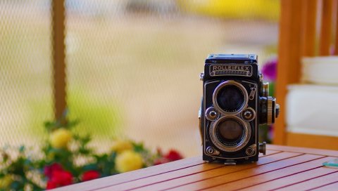 Rolleiflex, стол, камера