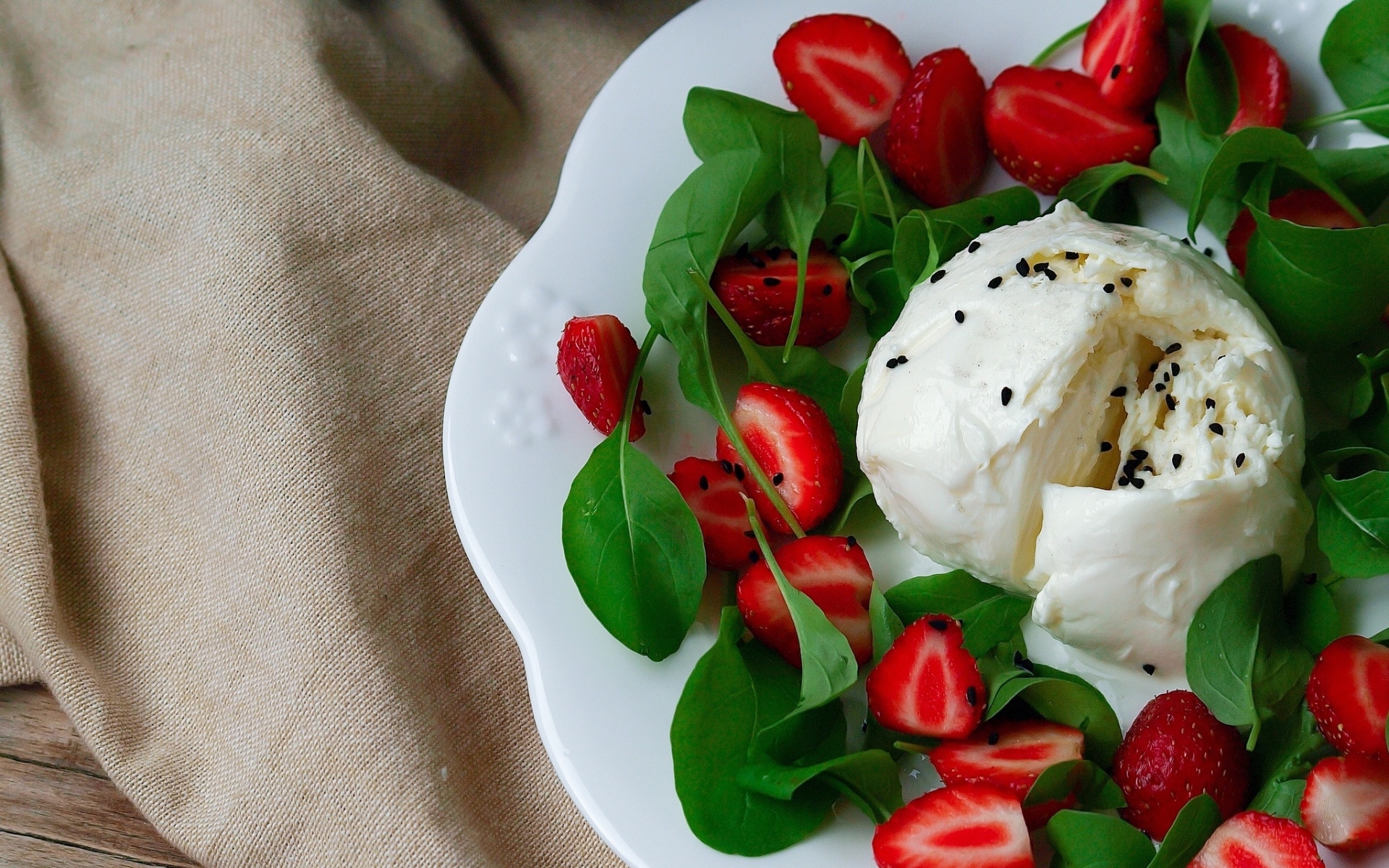 Картинки Мороженое, десерт, фрукты, клубника фото и обои на рабочий стол