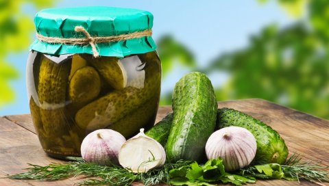 Маринованные, консервированные, чесночные, огурцы