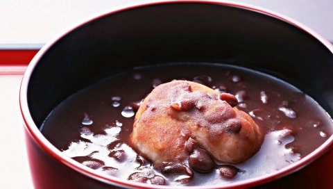 Мясо, соус, кастрюля