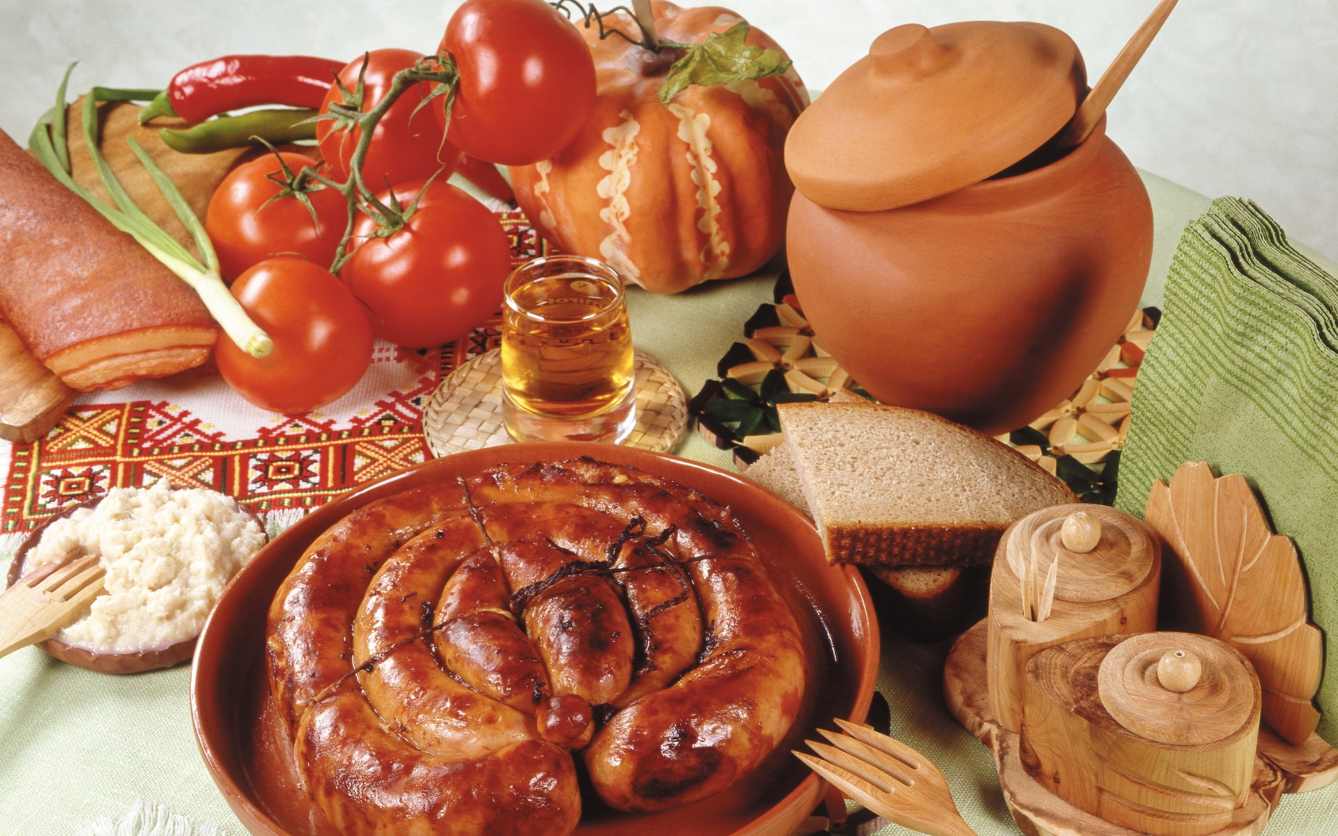 Картинки Колбаса, овощи, вкусные, питательные фото и обои на рабочий стол