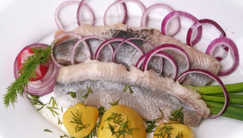 Сельдь, рыба, мясо, лук