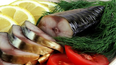 Рыба, скумбрия, помидор, лимон