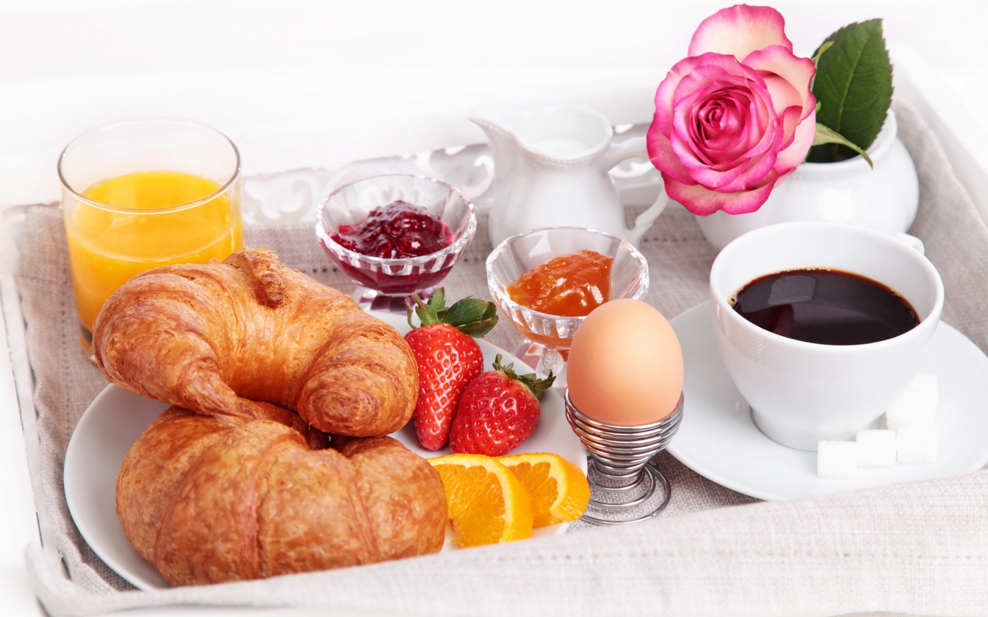 Картинки Завтрак, кофе, яйца, круассаны фото и обои на рабочий стол