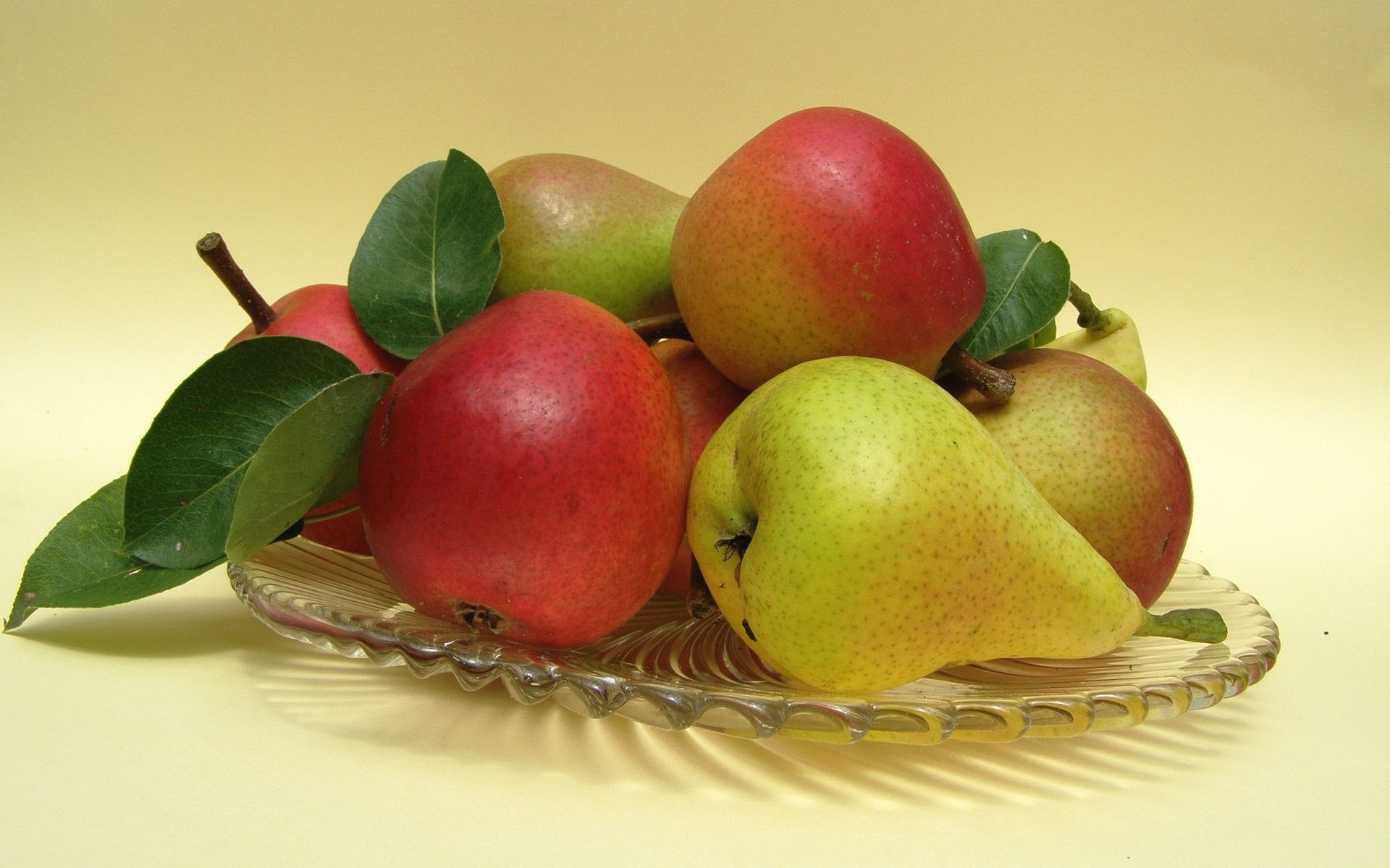 Картинки Груши, яблоки, фрукты, спелые фото и обои на рабочий стол