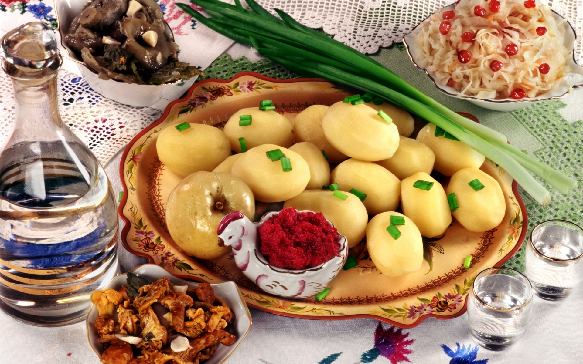 Картинки Картофель, грибы, травы, напитки фото и обои на рабочий стол