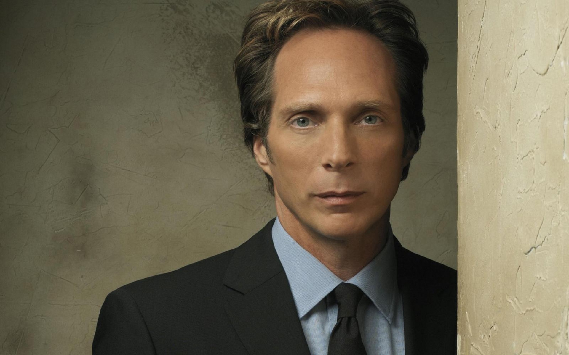 Картинки William fichtner, черные волосы, знаменитость, пальто, фото и обои на рабочий стол