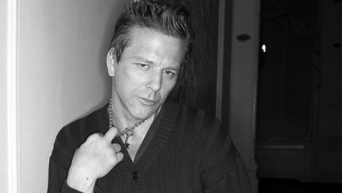 Mickey rourke, шея, цепь, ключ, черный и белый