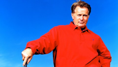Martin sheen, небо, осанка, ходьба, палка