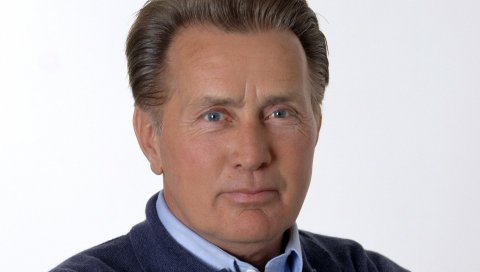 Мартин Шин, посмотри, улыбнись