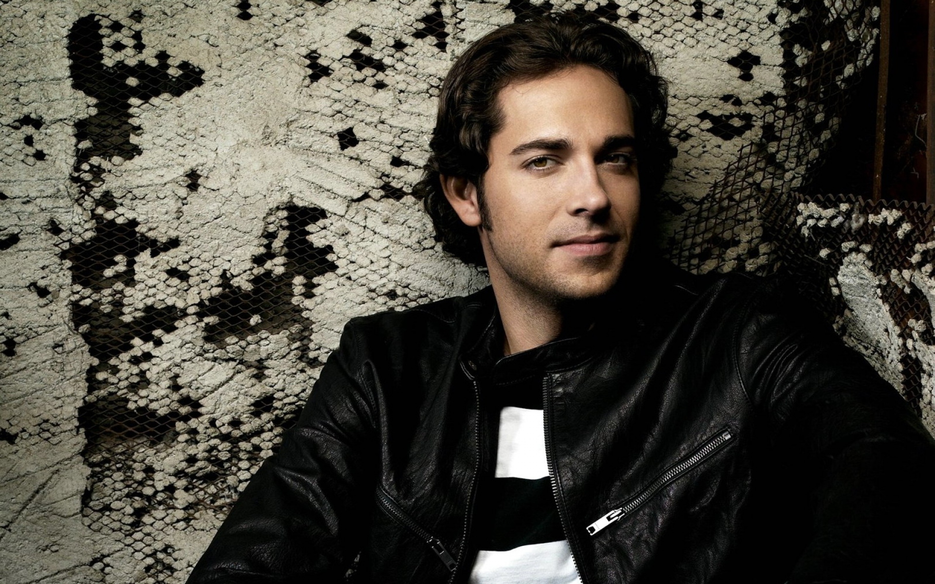 Картинки Zachary levi, brunet, актер, знаменитость фото и обои на рабочий стол