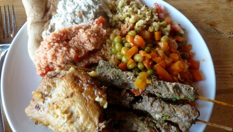Мясо, овощи, рис, соус