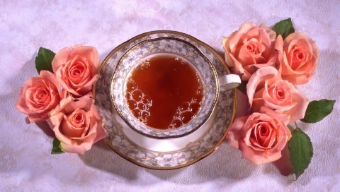 Чай, цветы, тарелки, чашки
