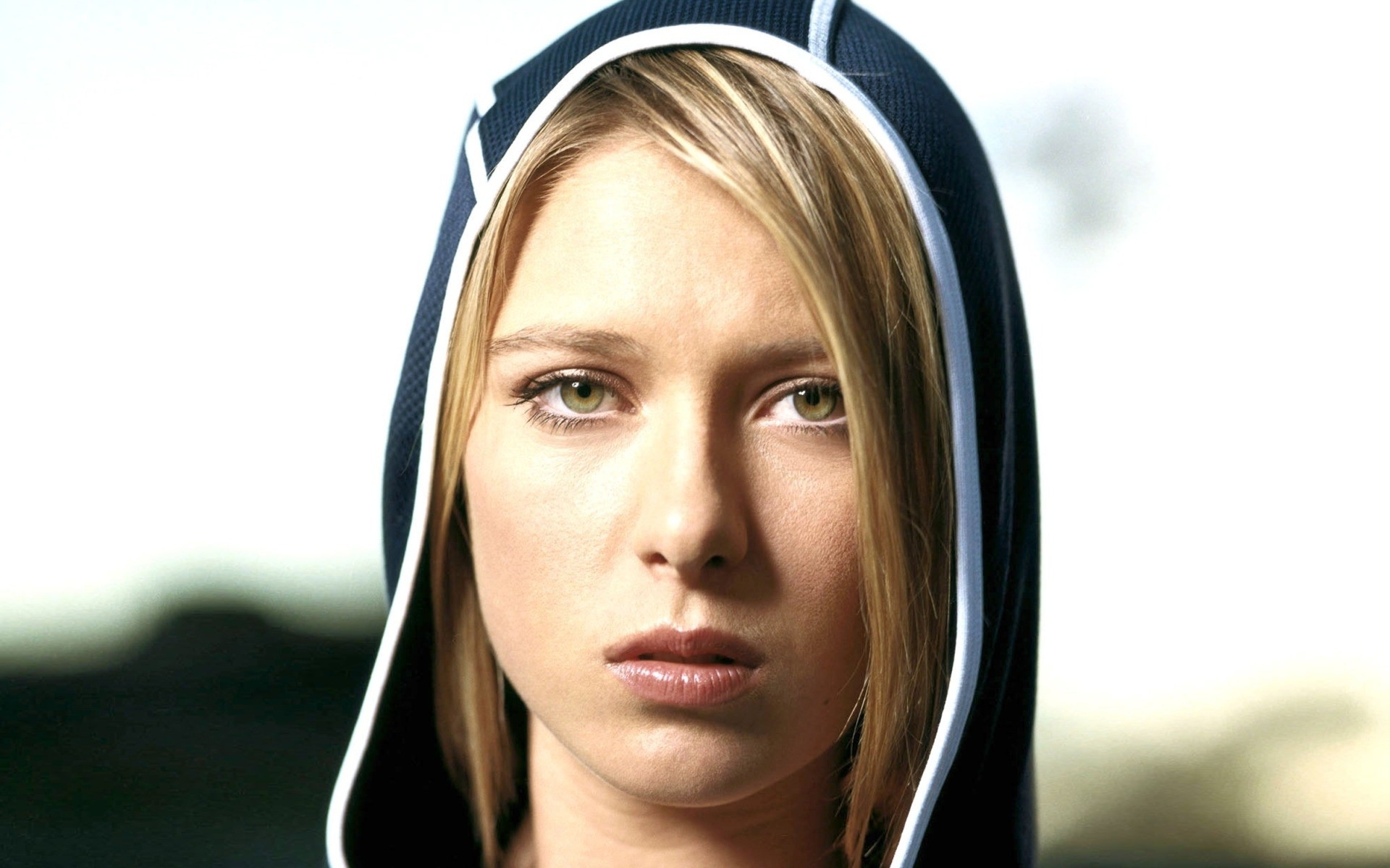 Картинки Maria sharapova, лицо, спортсмен, капот фото и обои на рабочий стол