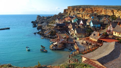 Море, горы, здания, небо, природа