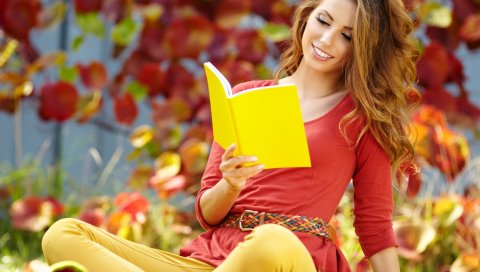 Девушка, книга, улыбка, лицо, природа, чтение