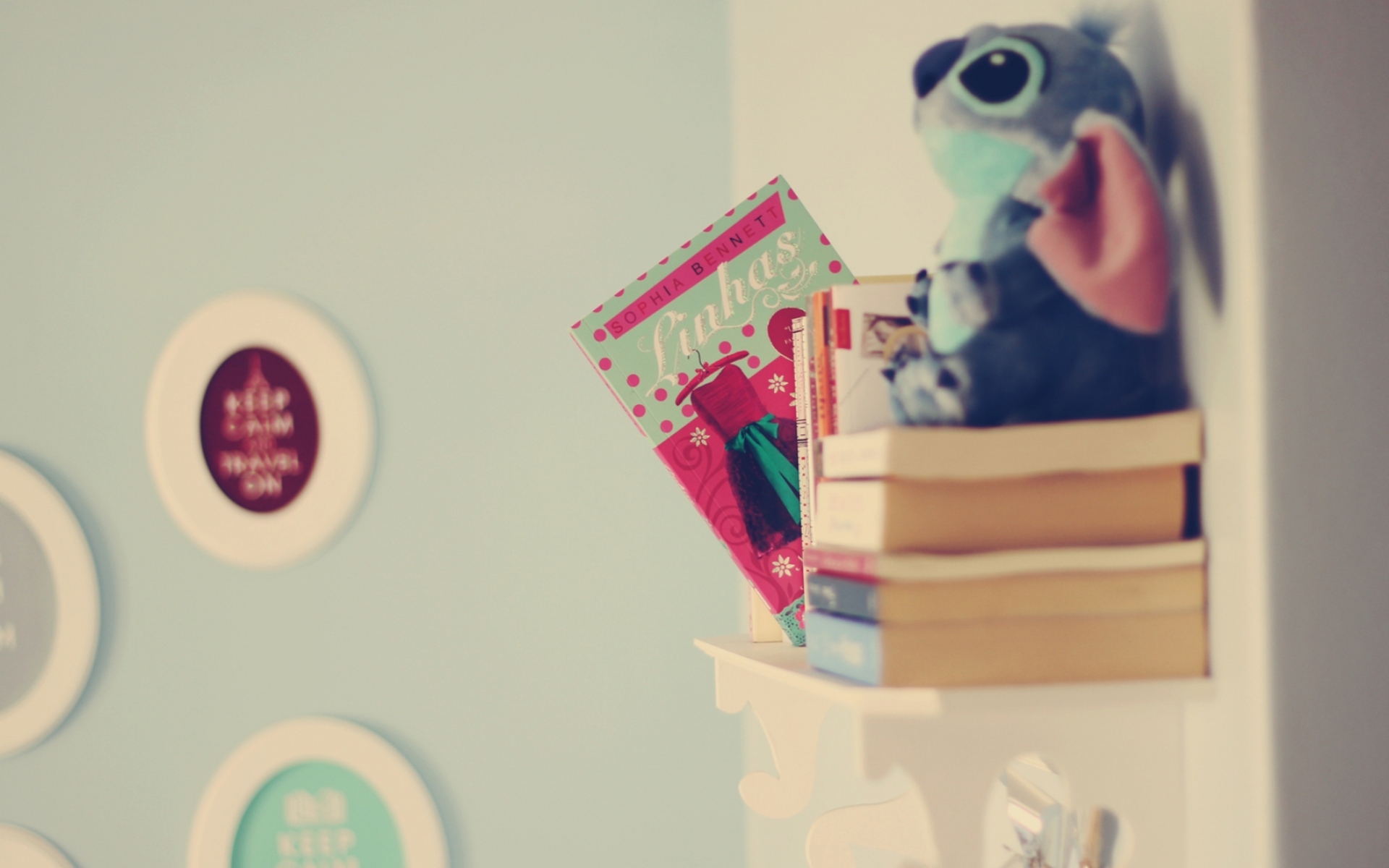 Картинки Книги, игрушки, полки фото и обои на рабочий стол