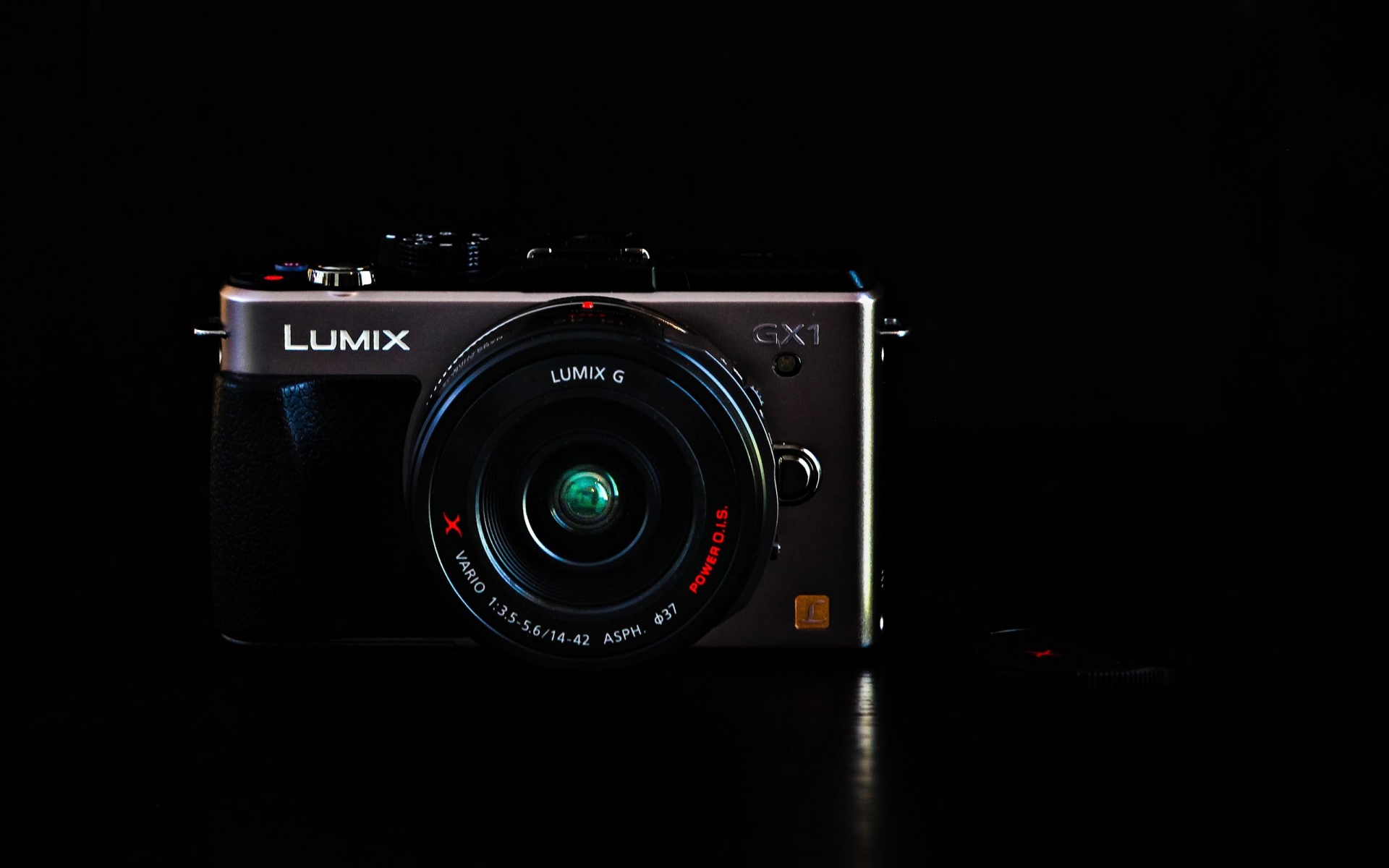 Картинки Lumix, камера, фирма, темный фон фото и обои на рабочий стол