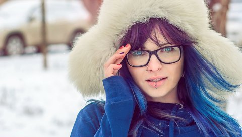 Голубые глаза, шляпа, солнцезащитные очки, стиль, пирсинг