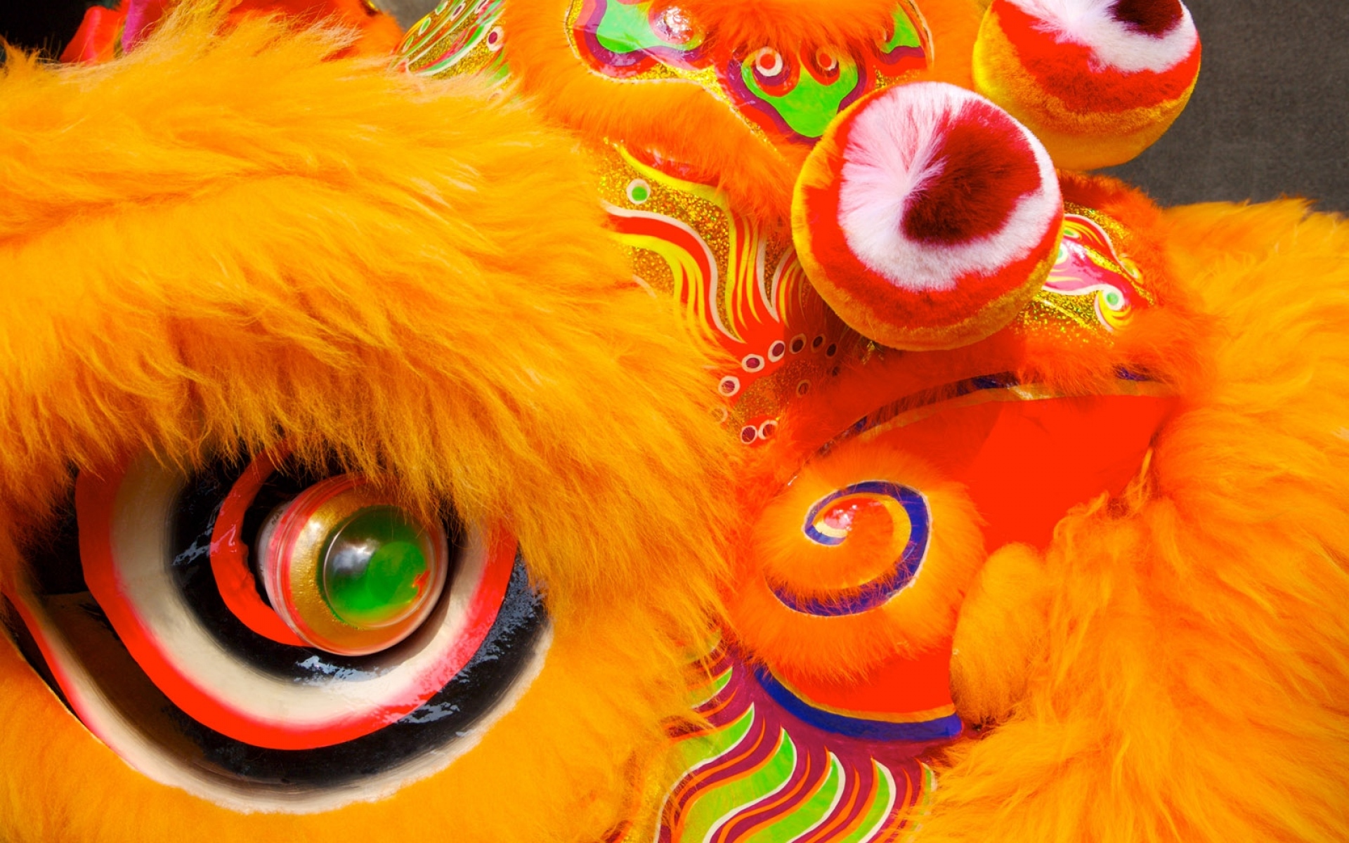 Глаз китайского дракона. Оранжевые глаза у игрушки. Оранжевый Лев. Dragon Eye игрушка.
