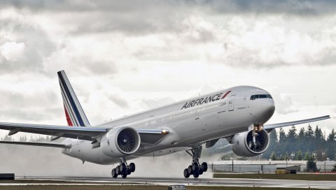 Боинг 777, самолет, взлетно-посадочная полоса, небо