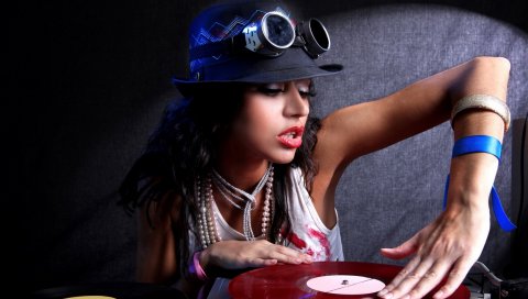 Брюнетка, dj, музыка, изображение