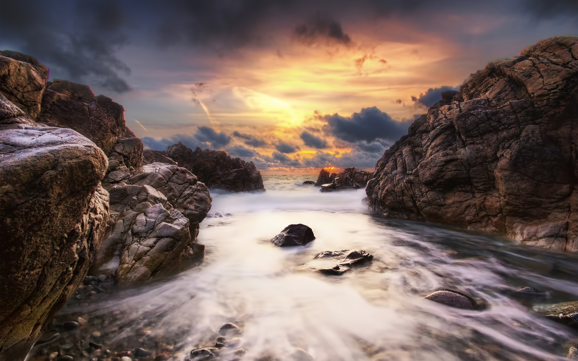 Картинки Камни, скалы, ручей, вода, море, небо, облака, оранжевый, блеск фото и обои на рабочий стол