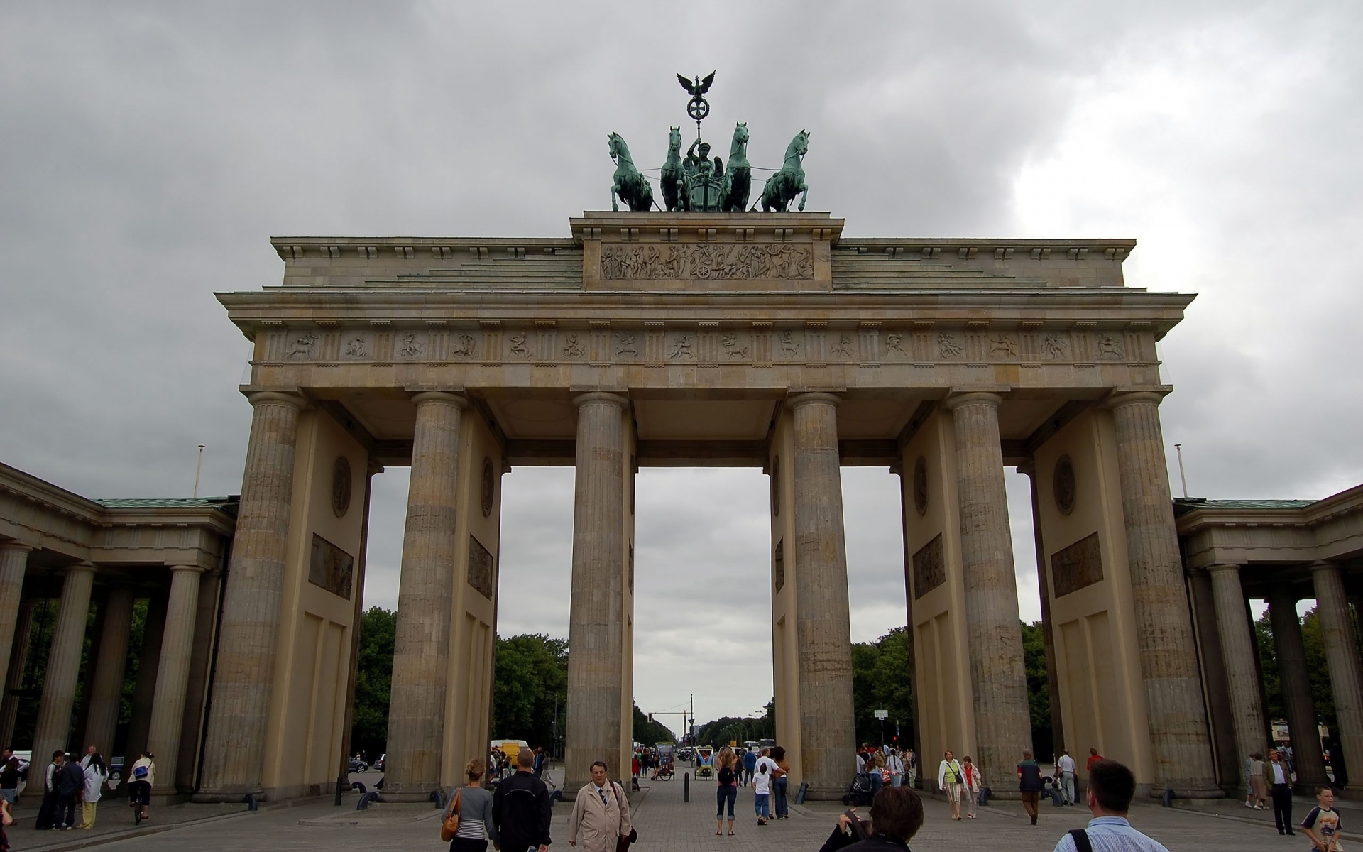 Парижская площадь в Берлине Бранденбургские ворота