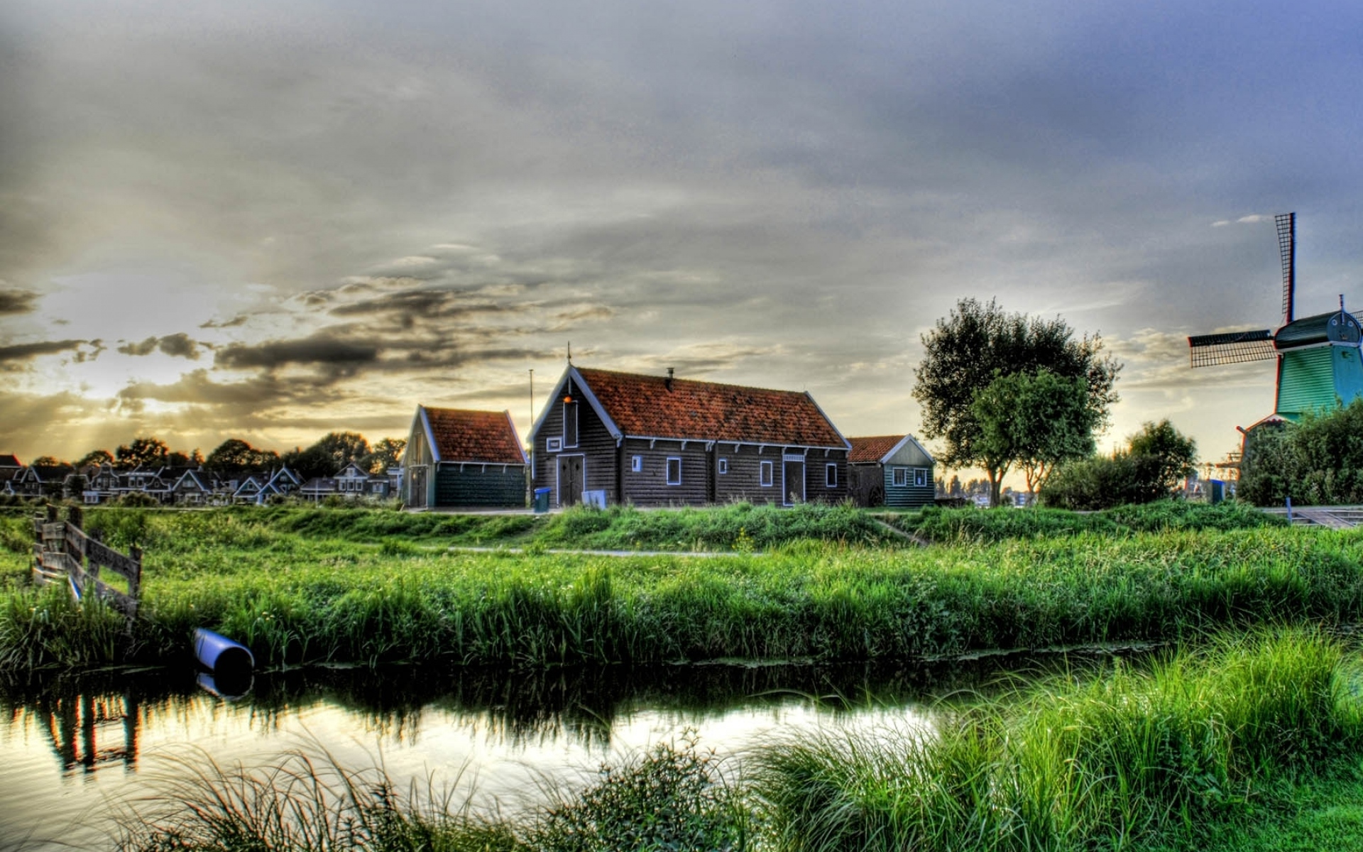 Картинки Здание, трава, мельница, река, hdr фото и обои на рабочий стол