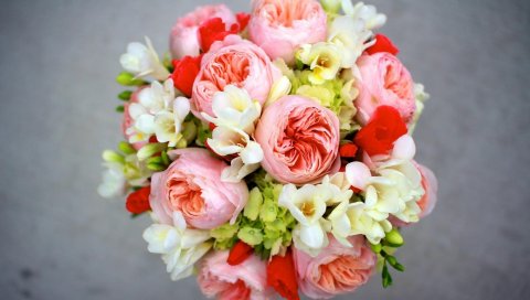 Пион, фрезия, гортензия, lisianthus russell, букет