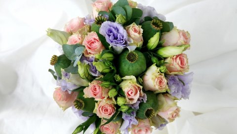 Розы, lisianthus russell, мак, стручки, букет