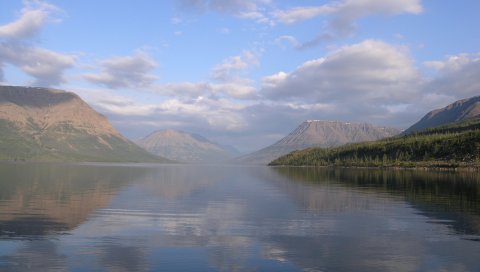 Озеро, горы, туман, рассеянная поверхность, гладкая поверхность воды