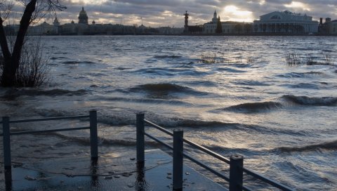 море, облака, здания, небо