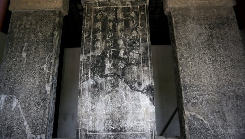 колонны, иероглифы, камень, фарфор, пространство