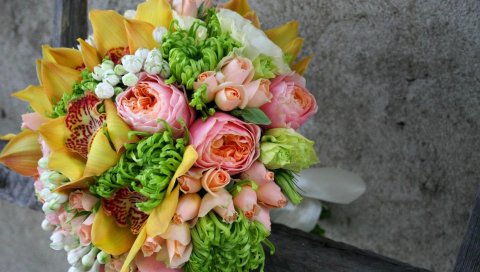 розы, Lisianthus Рассела, цвет, состав, вкусовые