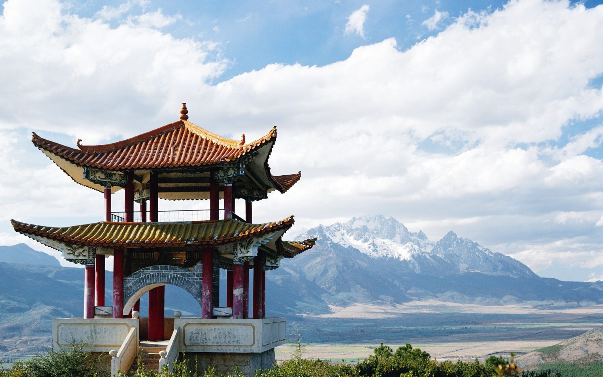 Картинки Здания, горы, трава, фарфор фото и обои на рабочий стол