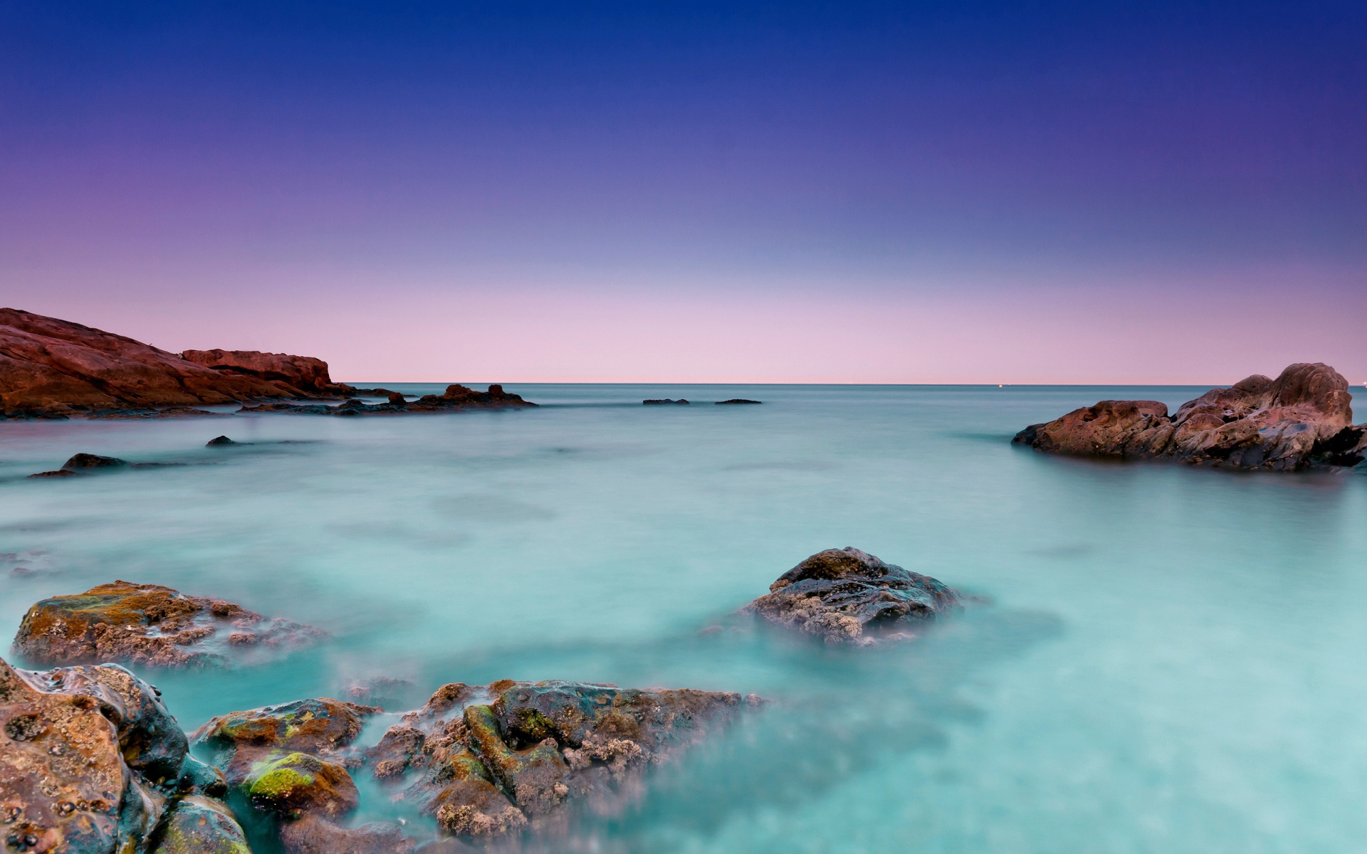 Картинки Ривз, вода, лазурь, горизонт, линия, камни, небо, темно-синий, утро фото и обои на рабочий стол