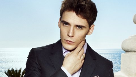 Sam claflin, взгляд, черные волосы, актер, жест