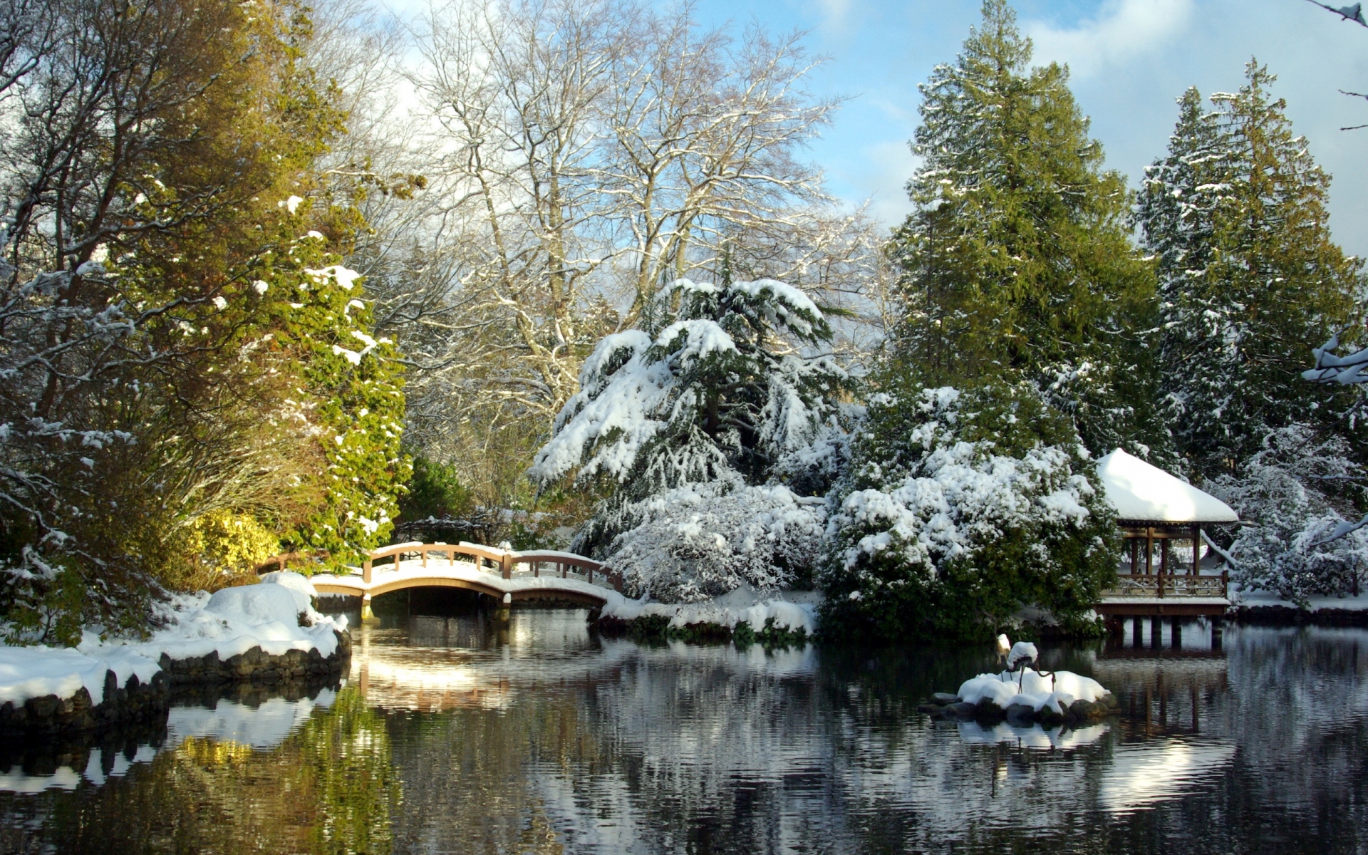 Картинки Парк хатлей, Япония, сад, пейзаж, мост, снег, озеро, беседка, деревья фото и обои на рабочий стол
