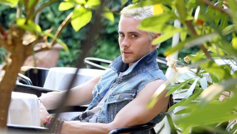 Jared leto, блондинка, доска, джинсы, актер, певец, 30 секунд до марса
