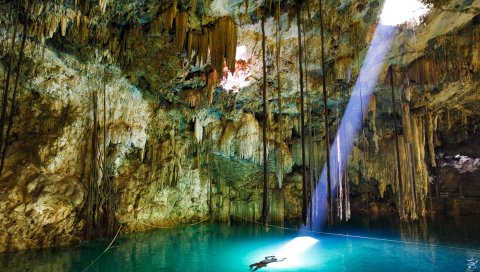 Пещера, свет, луч, лазурь, озеро, сталактиты, сталагмиты, человек, плавание, веревка
