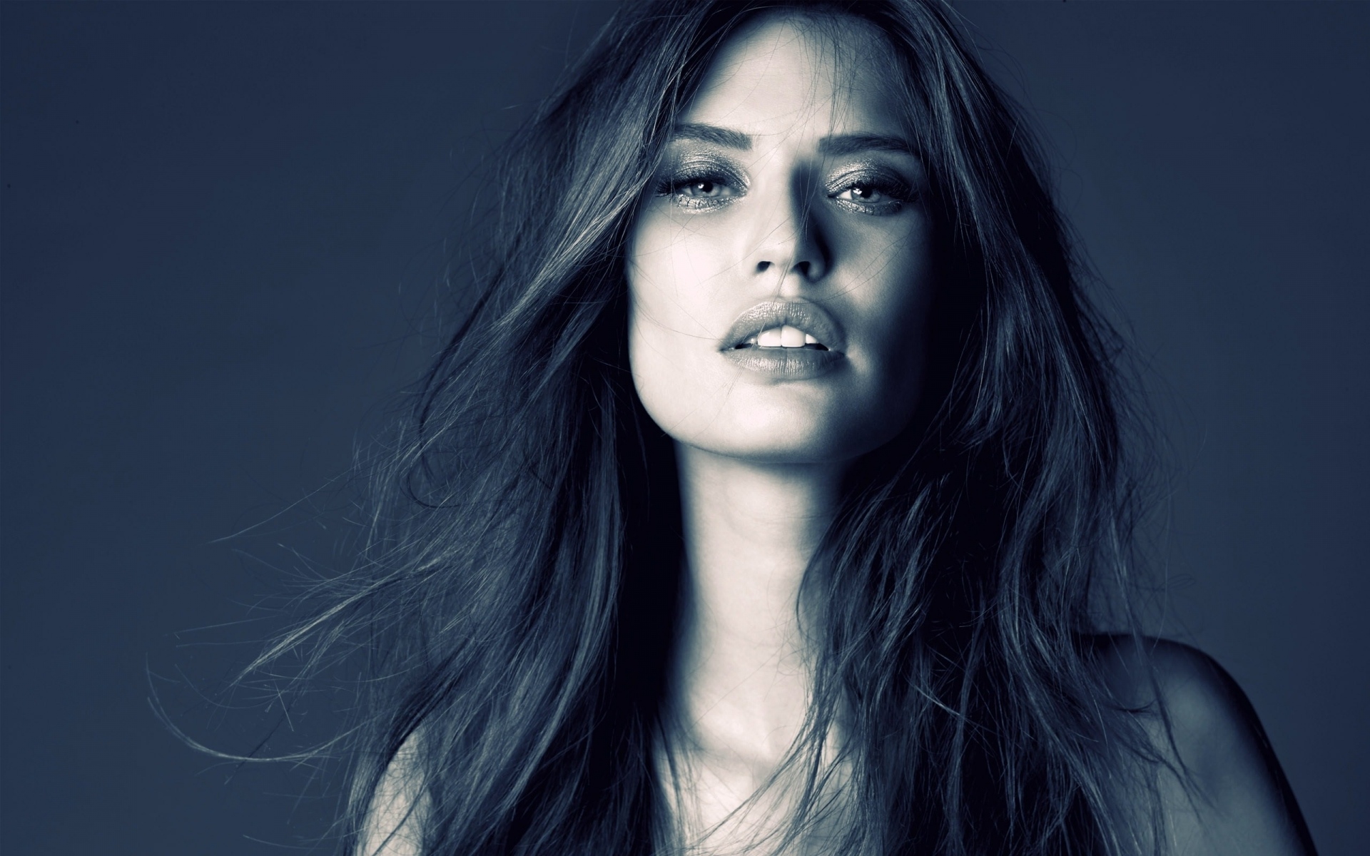 Картинки Bianca balti, знаменитость, взгляд фото и обои на рабочий стол