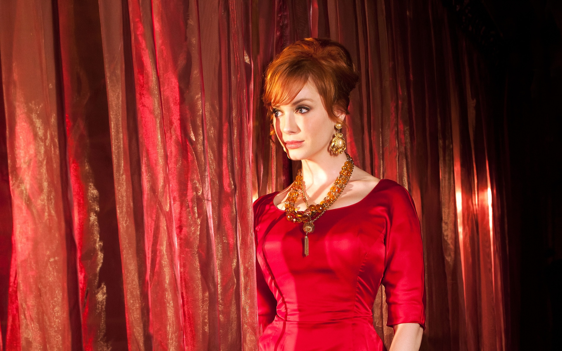 Картинки Christina hendricks, рыжий, закулисный, знаменитость, платье фото и обои на рабочий стол
