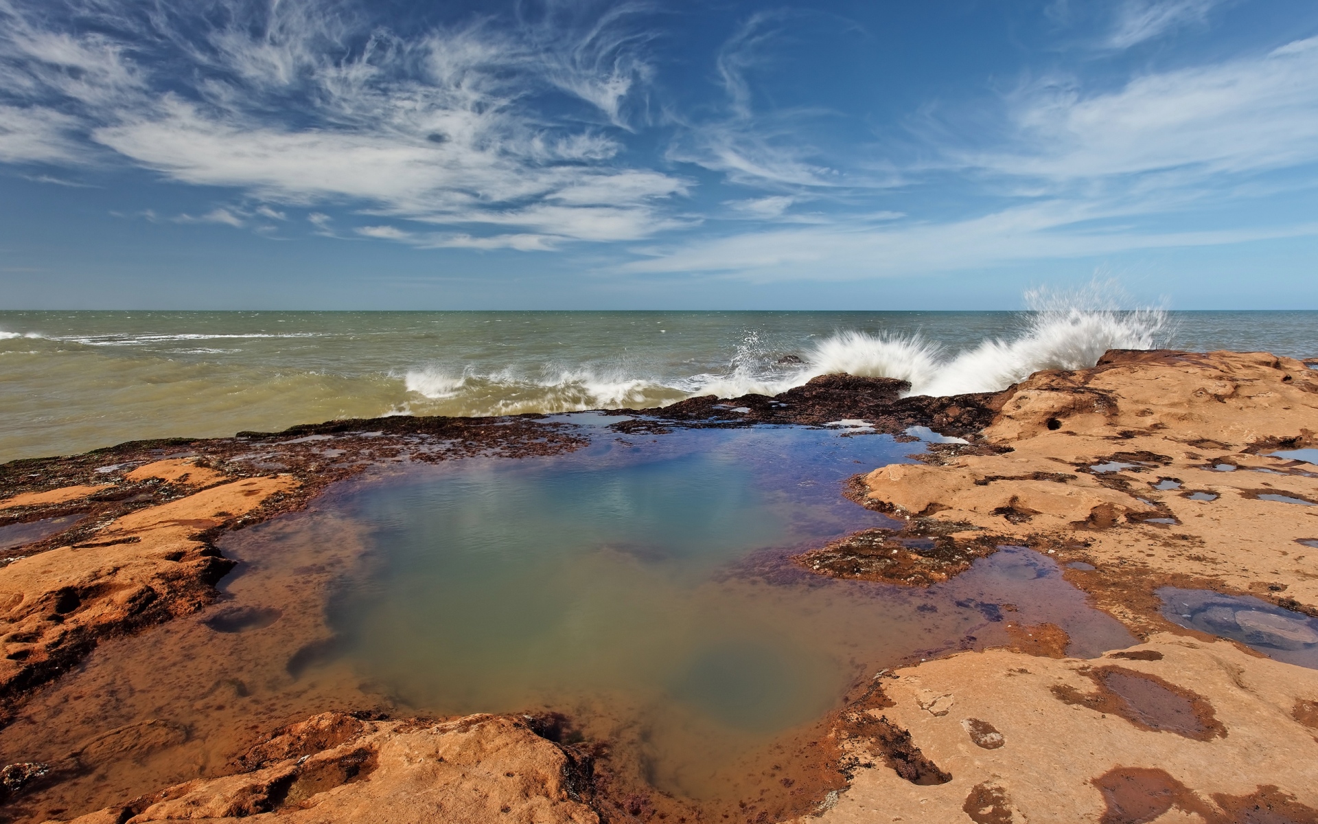 Картинки берег, море, бассейн, вода, грязные, небо, облака, легкие фото и обои на рабочий стол