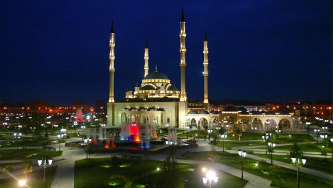 Чечня, мечеть, вечер, фонтан