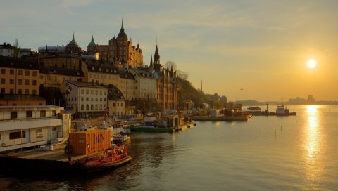 Швед, Стокгольм, набережная, река, солнце, трек, восход солнца, туман, золото, дома, башни, вода, лодка, отражение, небо