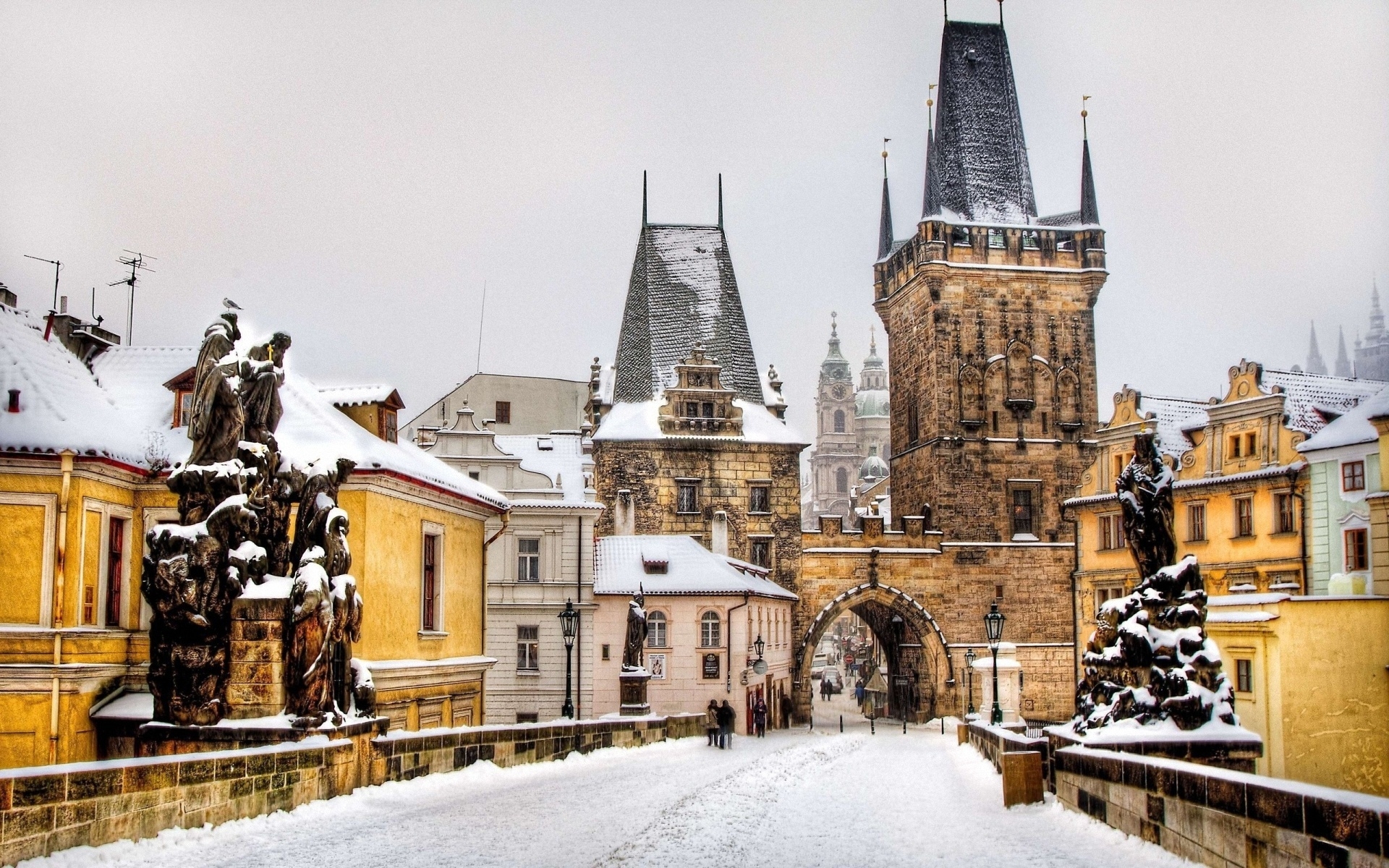 Картинки Прага, Чехия, зима, здания, люди фото и обои на рабочий стол