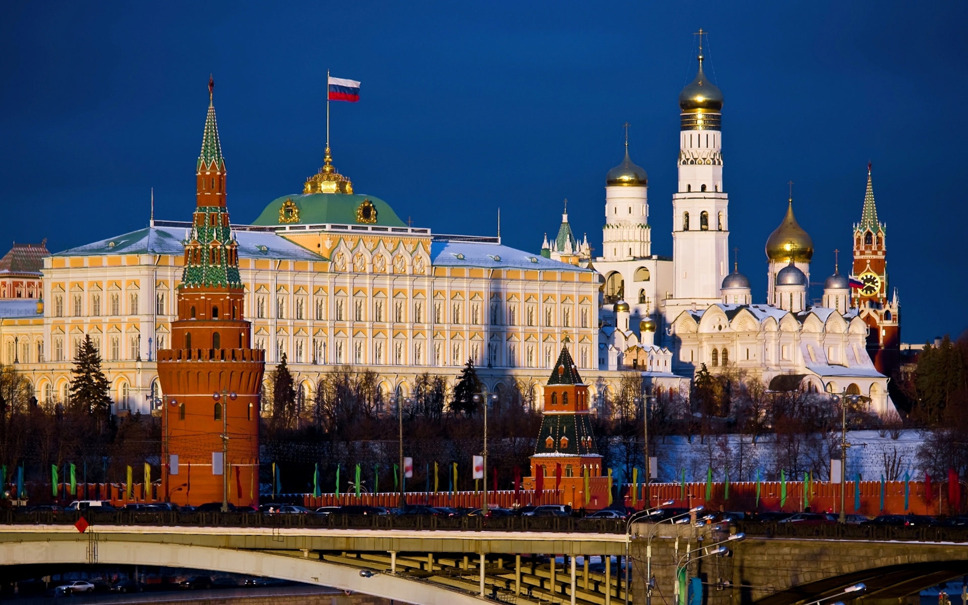 Картинки Москва, город, кремль, мост, столица, россия, флаг фото и обои на рабочий стол