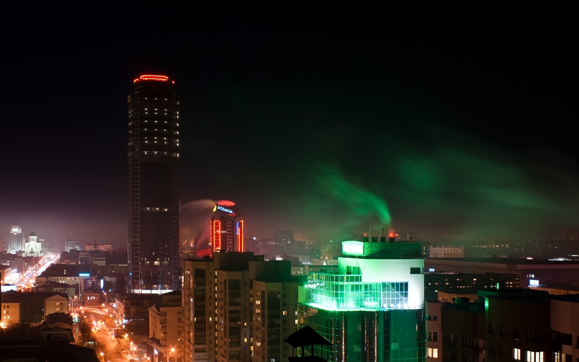 Картинки екатеринбург, город, небоскреб, дом, высота здания, крыша, улица, свет, свечение, ночь, небо фото и обои на рабочий стол